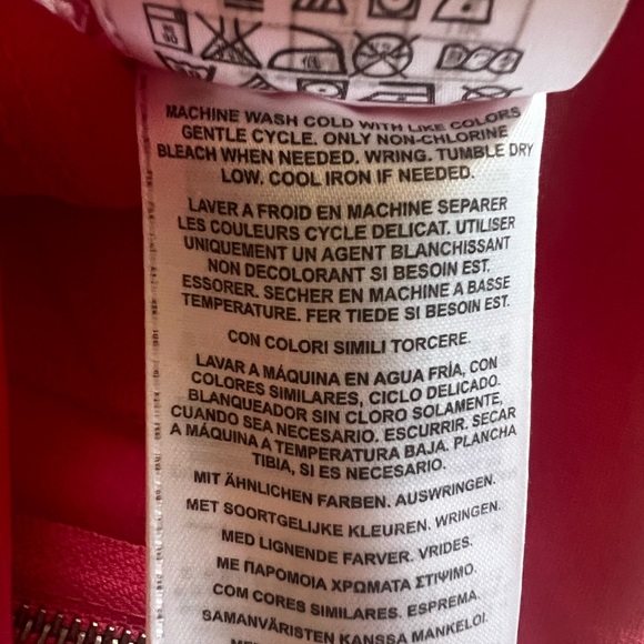 Guess by Marciano Fitted Crop Top - Picture 7 of 7